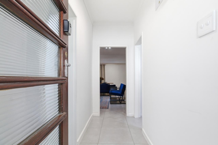 1 Bedroom Property for Sale in Sea Point Western Cape